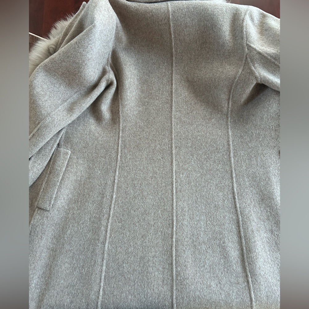 Women’s Long Wool Coat With Detachable Fur Collar - Picture 14 of 16